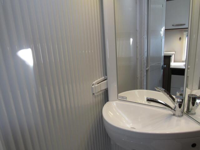 Hymer Carado V339 Europa Edition Zwart Queensb