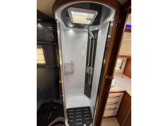 Mobilvetta KEA M76 lengte en alkoof bed 2x airco