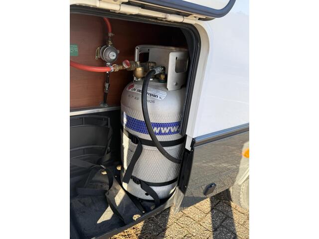 Mobilvetta KEA M76 lengte en alkoof bed 2x airco