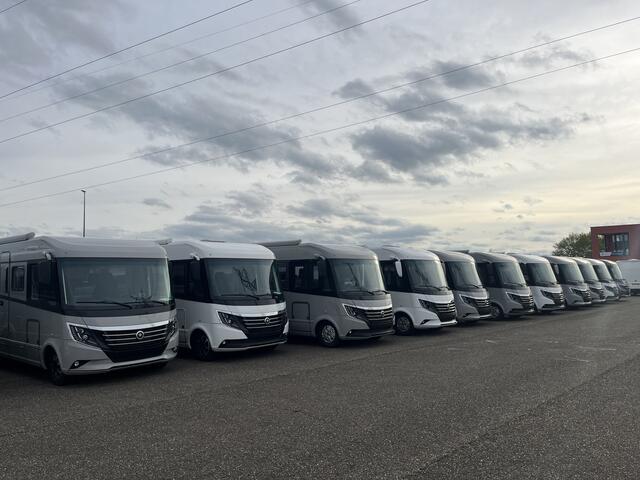 Niesmann - bischoff Arto 78E NU RIJDEN Mercedes Grijs zonde