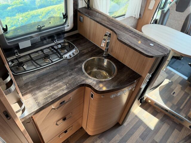 Knaus SKY TI 700 MEG SILVER SELECTION / Gratis