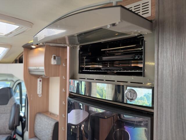Knaus SKY TI 700 MEG SILVER SELECTION / Gratis