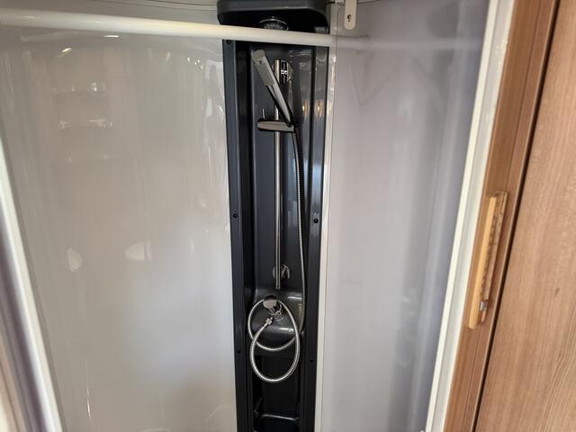 Knaus SKY TI 700 MEG SILVER SELECTION / Gratis