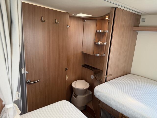 Knaus SKY TI 700 MEG SILVER SELECTION / Gratis
