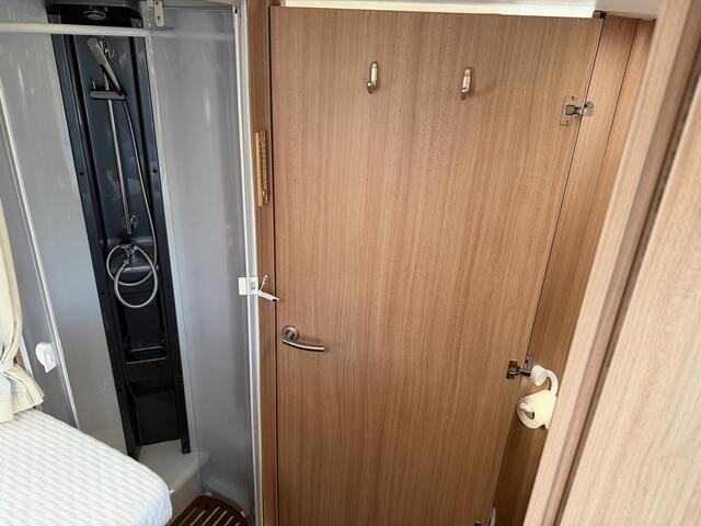Knaus SKY TI 700 MEG SILVER SELECTION / Gratis
