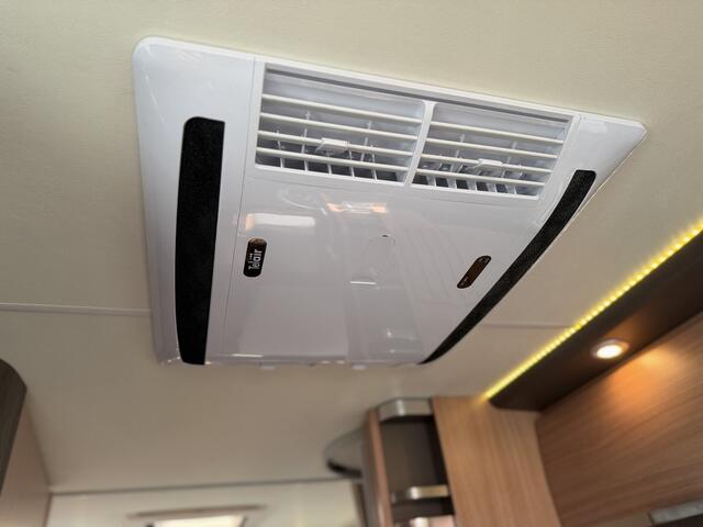 Knaus SKY TI 700 MEG SILVER SELECTION / Gratis