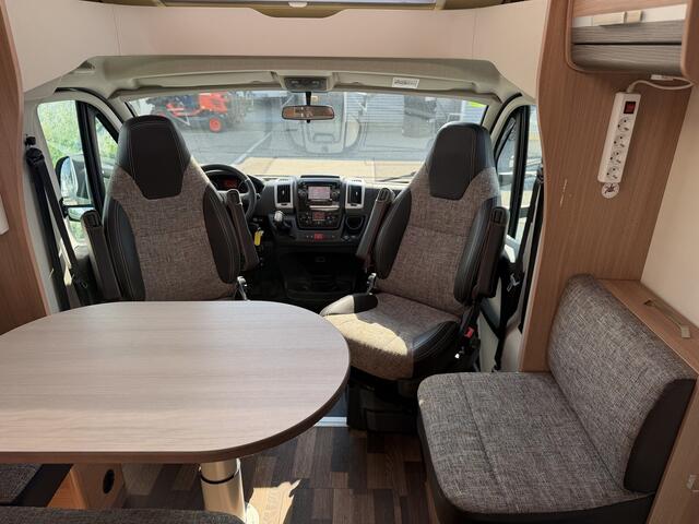 Knaus SKY TI 700 MEG SILVER SELECTION / Gratis