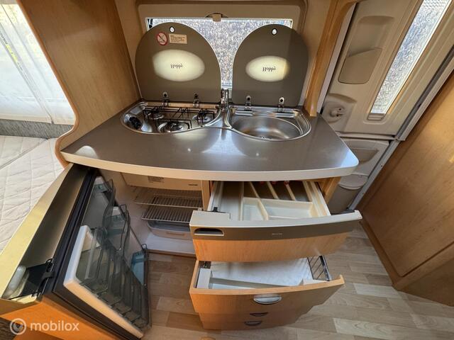 Hobby 400 SF de Luxe Vastbed Treinzit LICHTGEW