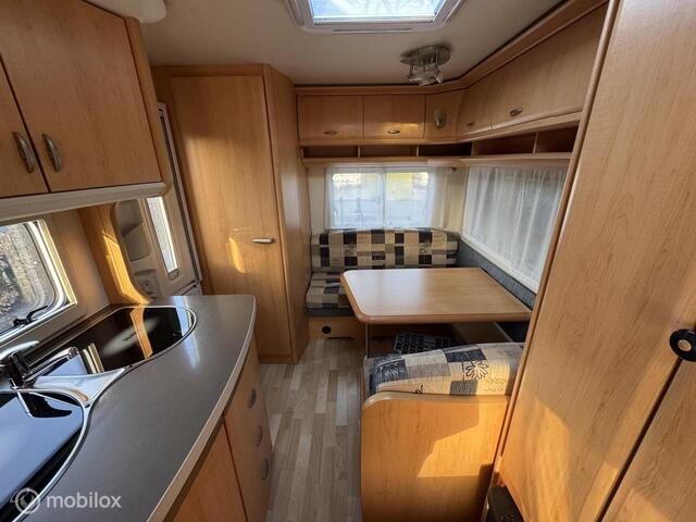 Hobby 400 SF de Luxe Vastbed Treinzit LICHTGEW