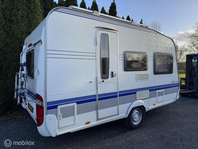 Hobby 400 SF de Luxe Vastbed Treinzit LICHTGEW