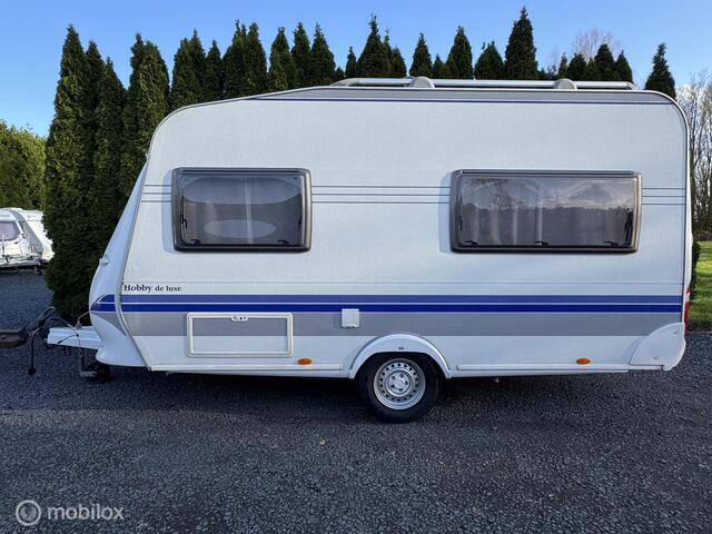 Hobby 400 SF de Luxe Vastbed Treinzit LICHTGEW