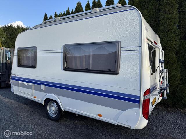 Hobby 400 SF de Luxe Vastbed Treinzit LICHTGEW