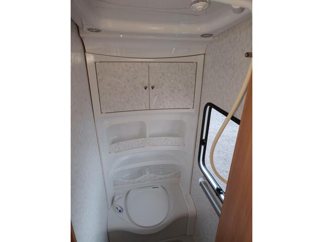 Hobby DE luxe Easy 460 UFE Mover Lengtebed Zit