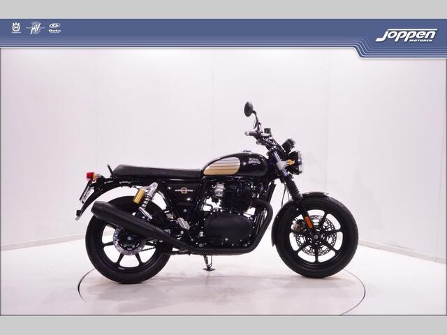 Royal Enfield Interceptor650 black edition