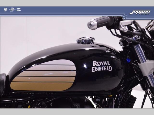 Royal Enfield Interceptor650 black edition