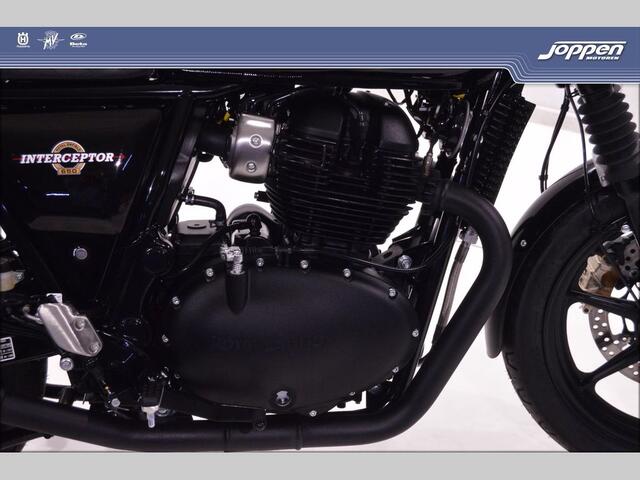 Royal Enfield Interceptor650 black edition
