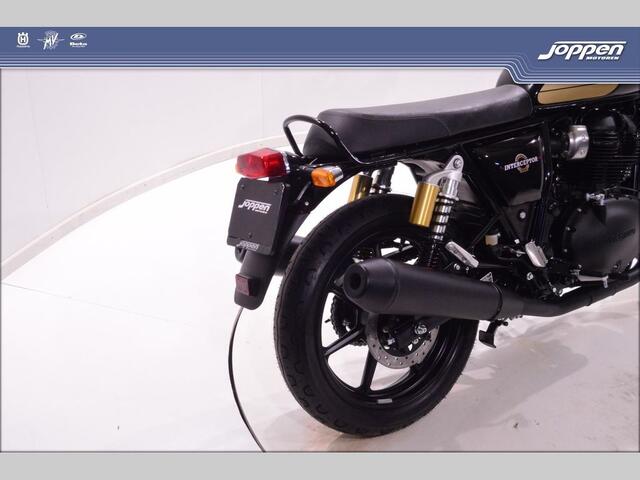 Royal Enfield Interceptor650 black edition