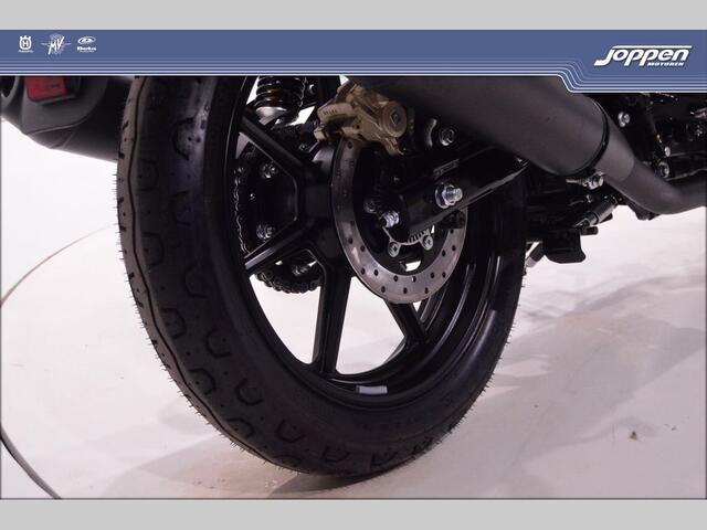 Royal Enfield Interceptor650 black edition