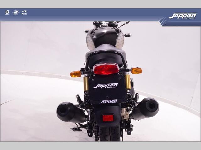Royal Enfield Interceptor650 black edition