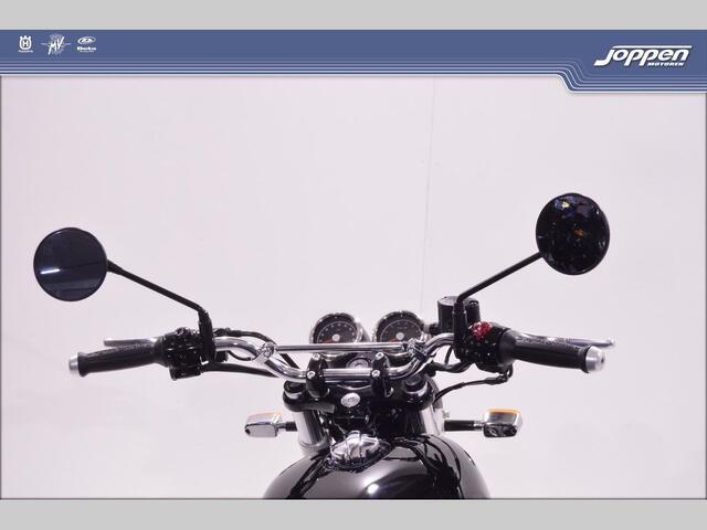 Royal Enfield Interceptor650 black edition