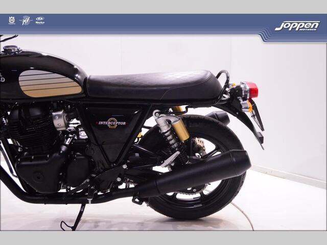 Royal Enfield Interceptor650 black edition