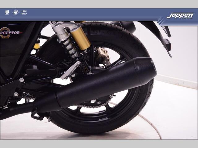 Royal Enfield Interceptor650 black edition