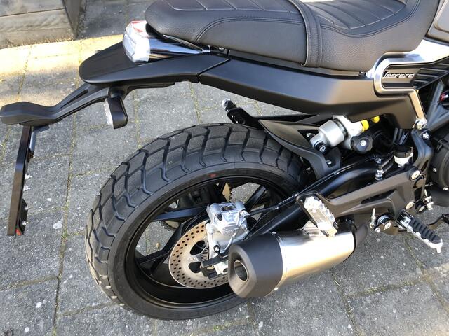 Benelli Leoncino 800 ABS