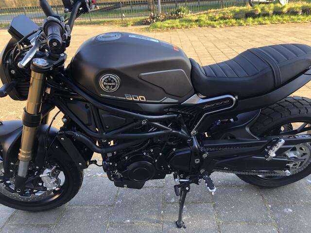 Benelli Leoncino 800 ABS
