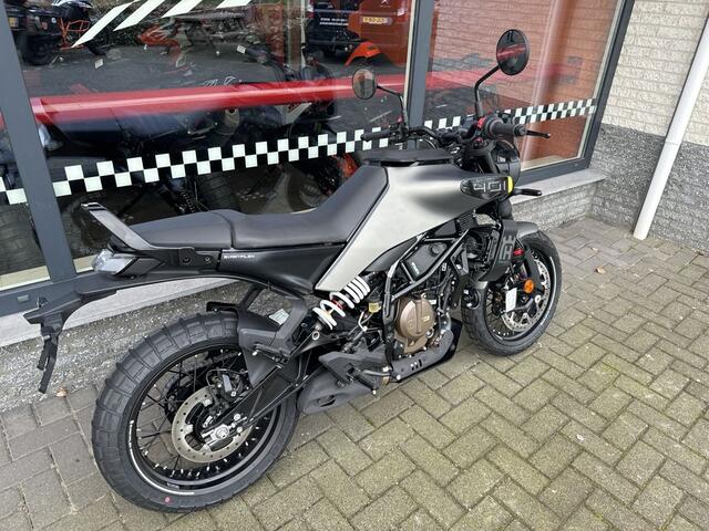Husqvarna Svartpilen 401