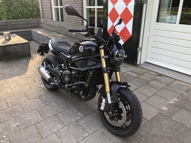 Benelli Leoncino 800 ABS