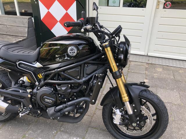 Benelli Leoncino 800 ABS