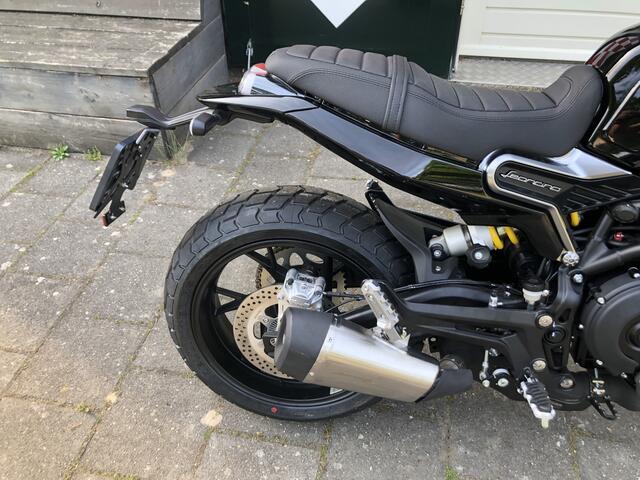 Benelli Leoncino 800 ABS