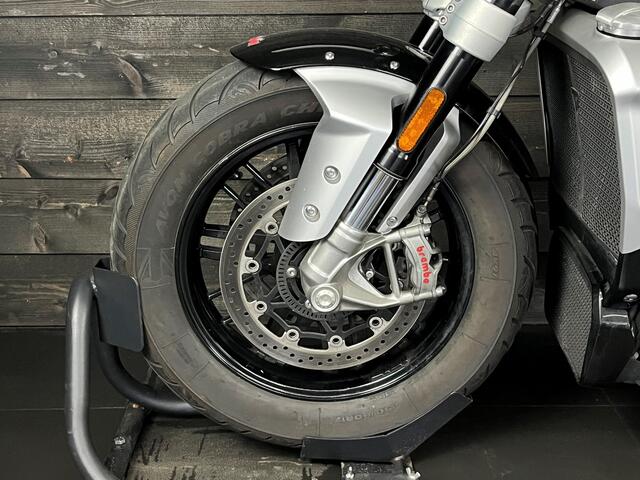 Triumph Rocket 3 R