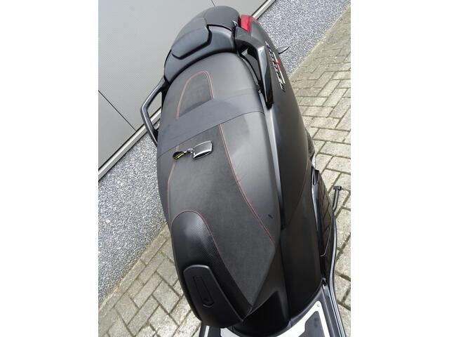 Peugeot Metropolis 400 RXR
