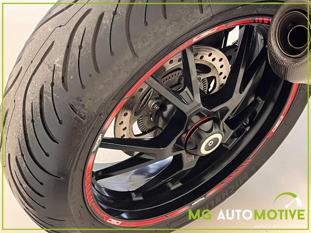 Triumph Speed Triple R | ABS | SC Project | Carb