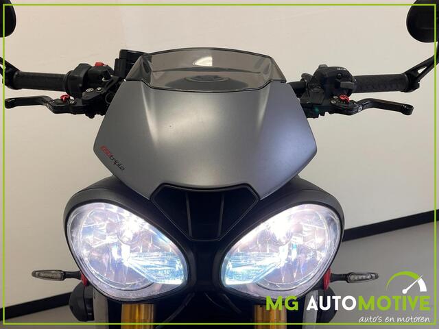 Triumph Speed Triple R | ABS | SC Project | Carb