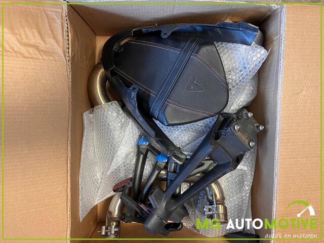 Triumph Speed Triple R | ABS | SC Project | Carb
