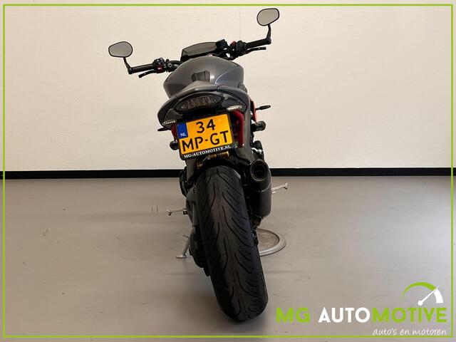 Triumph Speed Triple R | ABS | SC Project | Carb