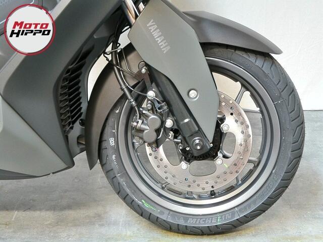 Yamaha X MAX 300