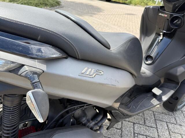 Piaggio Scooter 300 MP3 Yourban Vaste prijs niet