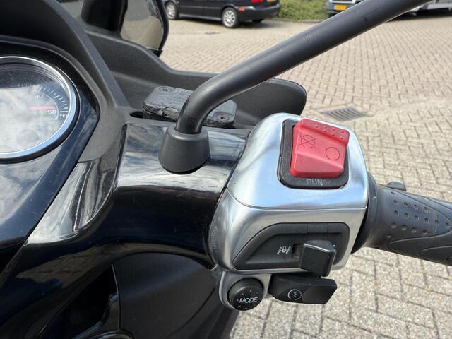 Piaggio Scooter 300 MP3 Yourban Vaste prijs niet