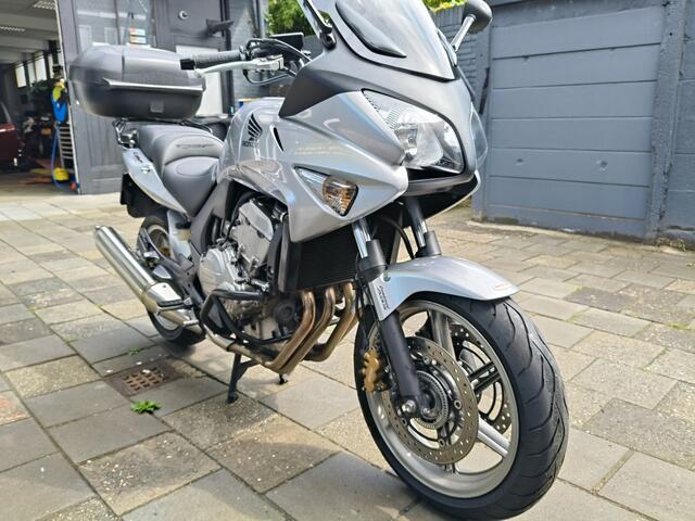Honda Tour CBF 600 SA zgan bagster zadel handv