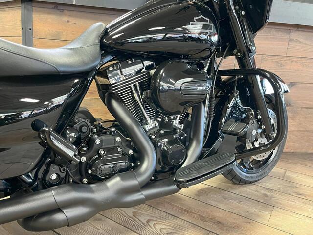 Harley Davidson Flhx 103Ci Streetglide Black Edition Van