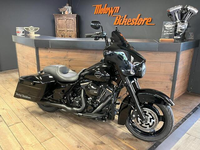 Harley Davidson Flhx 103Ci Streetglide Black Edition Van