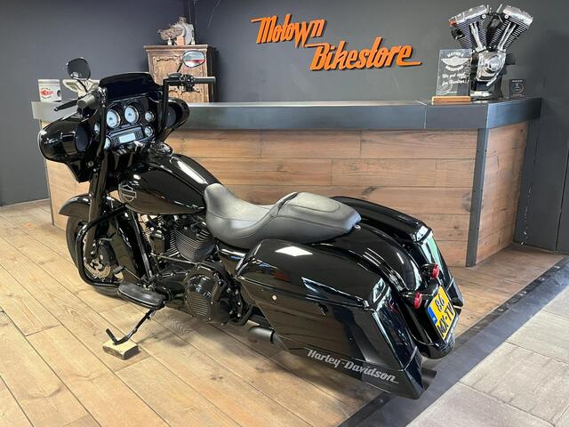 Harley Davidson Flhx 103Ci Streetglide Black Edition Van