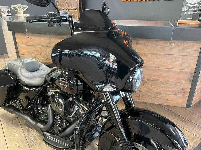 Harley Davidson Flhx 103Ci Streetglide Black Edition Van