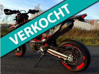 KTM 690 SMC R 2023 model Supermoto Supermota