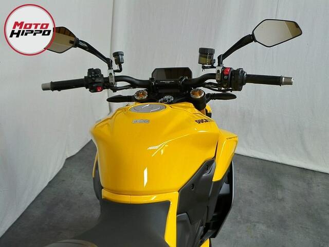 Ducati Streetfighter V2 S