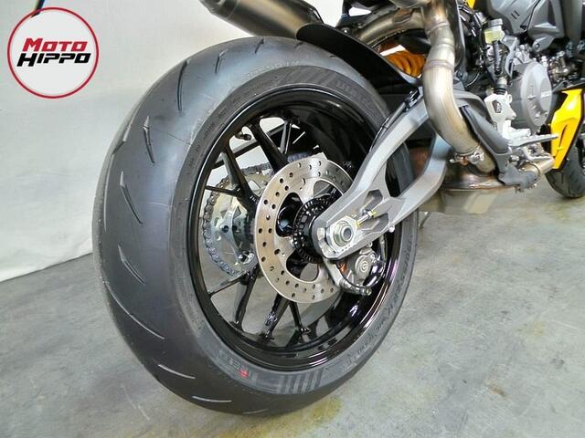 Ducati Streetfighter V2 S