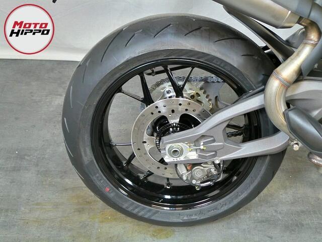 Ducati Streetfighter V2 S